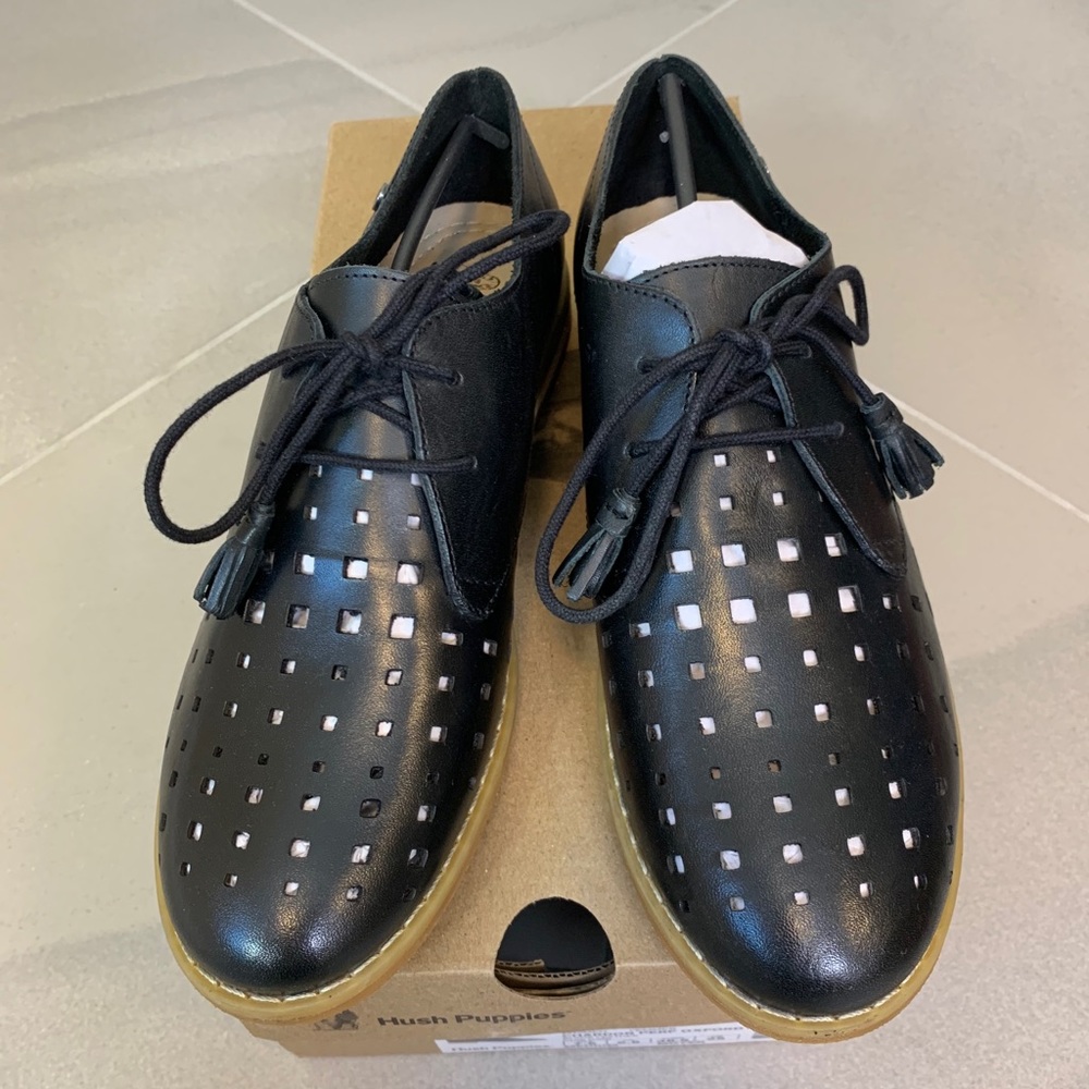 Hush Puppies Black Leather Perforated Oxford - Picture 2 of 10